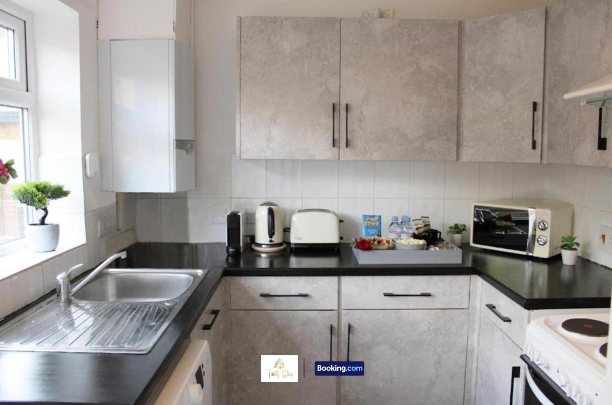4 Bedroom House With Parking Near City Centre By Trinity Stays Short Lets & Serviced Accommodation Cambridge Exterior photo