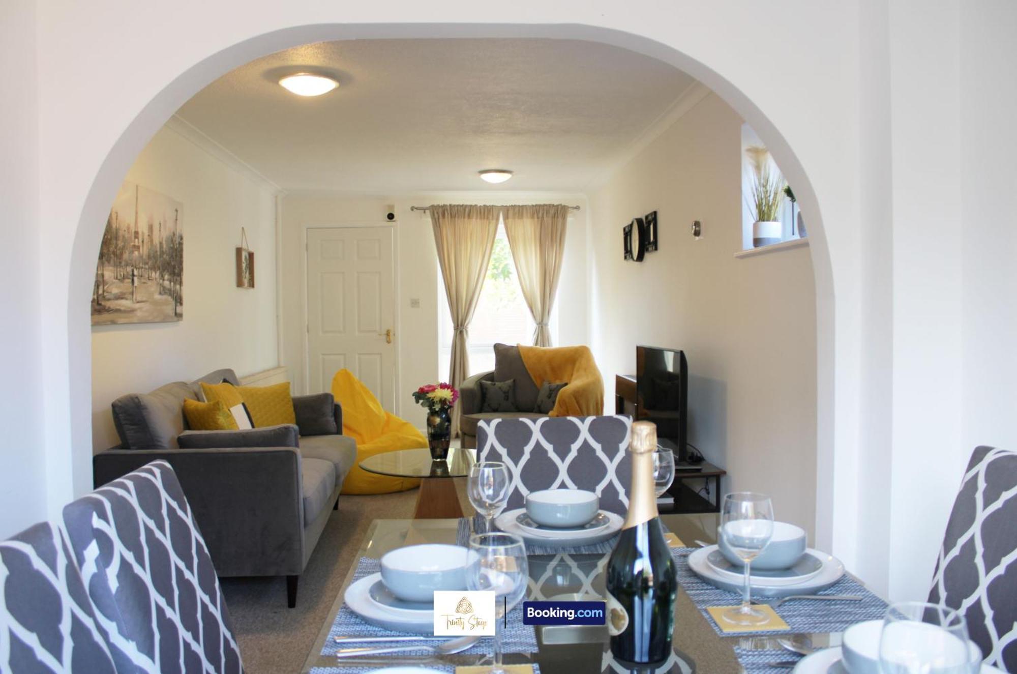 4 Bedroom House With Parking Near City Centre By Trinity Stays Short Lets & Serviced Accommodation Cambridge Exterior photo